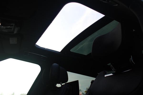 Land Rover Range Rover 4.4 V8 P530 SV LWB AWD AUTOMAAT | PANORAMISCH SCHUIF/KANTEL DAK | MEESTURENDE ACHTERAS | ELEKTRISCH WEGKLAPBARE TREKHAAK | SV INTERIEUR FIRST CLASS CABIN PACK (TWEE VOLLEDIG VERTELBARE ACHTERSTOELEN MET SCHERMEN EN KOELKAST) (RSE) | 23" OBLIVN VELGEN | LUCHTVERING | MASSAGE FUNCTIE OP ALLE STOELEN INCL. VERWARMING EN KOELING | VOORRUIT/STUUR VERWARMING | PRIVACY GLASS | LEDEREN BEKLEDING SEMI ANILINE/EBONY | ADAPTIVE CRUISE CONTROL | ALLE STOELEN ELEKTRISCH VERSTELBAAR 24 VOUDIG | 360° CAMERA | HEMELBEKLEDING LEDER EBONY | DODEHOEK DETECTIE | HEAD UP DISPLAY | SOFT CLO