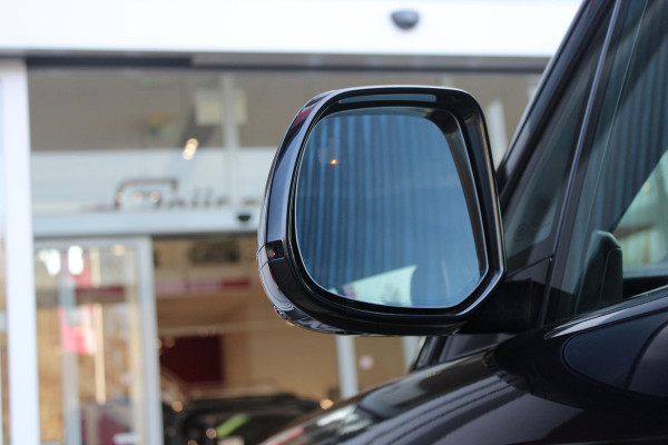 Land Rover Range Rover 4.4 V8 P530 SV LWB AWD AUTOMAAT | PANORAMISCH SCHUIF/KANTEL DAK | MEESTURENDE ACHTERAS | ELEKTRISCH WEGKLAPBARE TREKHAAK | SV INTERIEUR FIRST CLASS CABIN PACK (TWEE VOLLEDIG VERTELBARE ACHTERSTOELEN MET SCHERMEN EN KOELKAST) (RSE) | 23" OBLIVN VELGEN | LUCHTVERING | MASSAGE FUNCTIE OP ALLE STOELEN INCL. VERWARMING EN KOELING | VOORRUIT/STUUR VERWARMING | PRIVACY GLASS | LEDEREN BEKLEDING SEMI ANILINE/EBONY | ADAPTIVE CRUISE CONTROL | ALLE STOELEN ELEKTRISCH VERSTELBAAR 24 VOUDIG | 360° CAMERA | HEMELBEKLEDING LEDER EBONY | DODEHOEK DETECTIE | HEAD UP DISPLAY | SOFT CLO