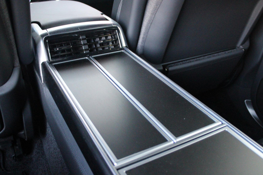 Land Rover Range Rover 4.4 V8 P530 SV LWB AWD AUTOMAAT | PANORAMISCH SCHUIF/KANTEL DAK | MEESTURENDE ACHTERAS | ELEKTRISCH WEGKLAPBARE TREKHAAK | SV INTERIEUR FIRST CLASS CABIN PACK (TWEE VOLLEDIG VERTELBARE ACHTERSTOELEN MET SCHERMEN EN KOELKAST) (RSE) | 23" OBLIVN VELGEN | LUCHTVERING | MASSAGE FUNCTIE OP ALLE STOELEN INCL. VERWARMING EN KOELING | VOORRUIT/STUUR VERWARMING | PRIVACY GLASS | LEDEREN BEKLEDING SEMI ANILINE/EBONY | ADAPTIVE CRUISE CONTROL | ALLE STOELEN ELEKTRISCH VERSTELBAAR 24 VOUDIG | 360° CAMERA | HEMELBEKLEDING LEDER EBONY | DODEHOEK DETECTIE | HEAD UP DISPLAY | SOFT CLO