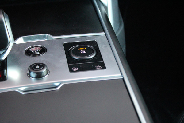 Land Rover Range Rover 4.4 V8 P530 SV LWB AWD AUTOMAAT | PANORAMISCH SCHUIF/KANTEL DAK | MEESTURENDE ACHTERAS | ELEKTRISCH WEGKLAPBARE TREKHAAK | SV INTERIEUR FIRST CLASS CABIN PACK (TWEE VOLLEDIG VERTELBARE ACHTERSTOELEN MET SCHERMEN EN KOELKAST) (RSE) | 23" OBLIVN VELGEN | LUCHTVERING | MASSAGE FUNCTIE OP ALLE STOELEN INCL. VERWARMING EN KOELING | VOORRUIT/STUUR VERWARMING | PRIVACY GLASS | LEDEREN BEKLEDING SEMI ANILINE/EBONY | ADAPTIVE CRUISE CONTROL | ALLE STOELEN ELEKTRISCH VERSTELBAAR 24 VOUDIG | 360° CAMERA | HEMELBEKLEDING LEDER EBONY | DODEHOEK DETECTIE | HEAD UP DISPLAY | SOFT CLO