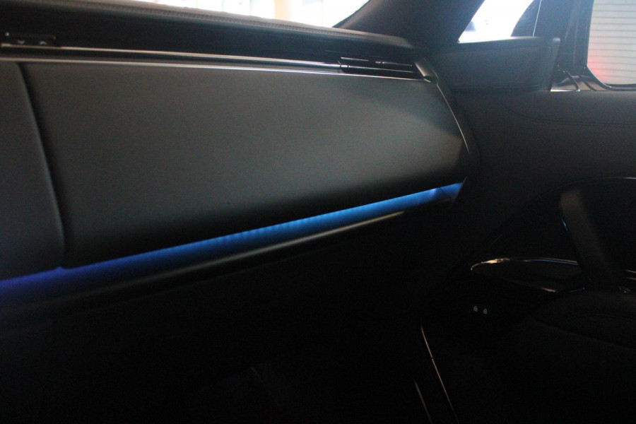 Land Rover Range Rover 4.4 V8 P530 SV LWB AWD AUTOMAAT | PANORAMISCH SCHUIF/KANTEL DAK | MEESTURENDE ACHTERAS | ELEKTRISCH WEGKLAPBARE TREKHAAK | SV INTERIEUR FIRST CLASS CABIN PACK (TWEE VOLLEDIG VERTELBARE ACHTERSTOELEN MET SCHERMEN EN KOELKAST) (RSE) | 23" OBLIVN VELGEN | LUCHTVERING | MASSAGE FUNCTIE OP ALLE STOELEN INCL. VERWARMING EN KOELING | VOORRUIT/STUUR VERWARMING | PRIVACY GLASS | LEDEREN BEKLEDING SEMI ANILINE/EBONY | ADAPTIVE CRUISE CONTROL | ALLE STOELEN ELEKTRISCH VERSTELBAAR 24 VOUDIG | 360° CAMERA | HEMELBEKLEDING LEDER EBONY | DODEHOEK DETECTIE | HEAD UP DISPLAY | SOFT CLO