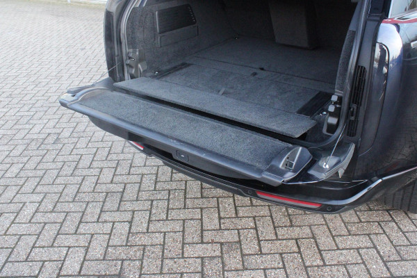 Land Rover Range Rover 4.4 V8 P530 SV LWB AWD AUTOMAAT | PANORAMISCH SCHUIF/KANTEL DAK | MEESTURENDE ACHTERAS | ELEKTRISCH WEGKLAPBARE TREKHAAK | SV INTERIEUR FIRST CLASS CABIN PACK (TWEE VOLLEDIG VERTELBARE ACHTERSTOELEN MET SCHERMEN EN KOELKAST) (RSE) | 23" OBLIVN VELGEN | LUCHTVERING | MASSAGE FUNCTIE OP ALLE STOELEN INCL. VERWARMING EN KOELING | VOORRUIT/STUUR VERWARMING | PRIVACY GLASS | LEDEREN BEKLEDING SEMI ANILINE/EBONY | ADAPTIVE CRUISE CONTROL | ALLE STOELEN ELEKTRISCH VERSTELBAAR 24 VOUDIG | 360° CAMERA | HEMELBEKLEDING LEDER EBONY | DODEHOEK DETECTIE | HEAD UP DISPLAY | SOFT CLO