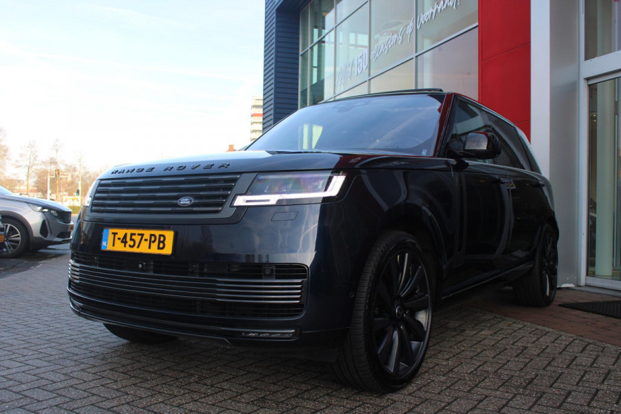 Land Rover Range Rover 4.4 V8 P530 SV LWB AWD AUTOMAAT | PANORAMISCH SCHUIF/KANTEL DAK | MEESTURENDE ACHTERAS | ELEKTRISCH WEGKLAPBARE TREKHAAK | SV INTERIEUR FIRST CLASS CABIN PACK (TWEE VOLLEDIG VERTELBARE ACHTERSTOELEN MET SCHERMEN EN KOELKAST) (RSE) | 23" OBLIVN VELGEN | LUCHTVERING | MASSAGE FUNCTIE OP ALLE STOELEN INCL. VERWARMING EN KOELING | VOORRUIT/STUUR VERWARMING | PRIVACY GLASS | LEDEREN BEKLEDING SEMI ANILINE/EBONY | ADAPTIVE CRUISE CONTROL | ALLE STOELEN ELEKTRISCH VERSTELBAAR 24 VOUDIG | 360° CAMERA | HEMELBEKLEDING LEDER EBONY | DODEHOEK DETECTIE | HEAD UP DISPLAY | SOFT CLO