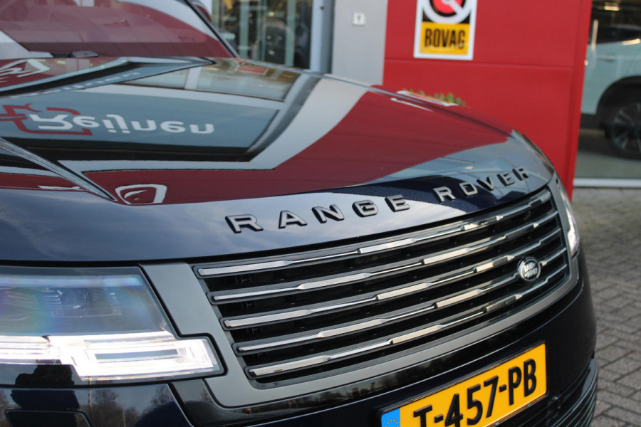 Land Rover Range Rover 4.4 V8 P530 SV LWB AWD AUTOMAAT | PANORAMISCH SCHUIF/KANTEL DAK | MEESTURENDE ACHTERAS | ELEKTRISCH WEGKLAPBARE TREKHAAK | SV INTERIEUR FIRST CLASS CABIN PACK (TWEE VOLLEDIG VERTELBARE ACHTERSTOELEN MET SCHERMEN EN KOELKAST) (RSE) | 23" OBLIVN VELGEN | LUCHTVERING | MASSAGE FUNCTIE OP ALLE STOELEN INCL. VERWARMING EN KOELING | VOORRUIT/STUUR VERWARMING | PRIVACY GLASS | LEDEREN BEKLEDING SEMI ANILINE/EBONY | ADAPTIVE CRUISE CONTROL | ALLE STOELEN ELEKTRISCH VERSTELBAAR 24 VOUDIG | 360° CAMERA | HEMELBEKLEDING LEDER EBONY | DODEHOEK DETECTIE | HEAD UP DISPLAY | SOFT CLO
