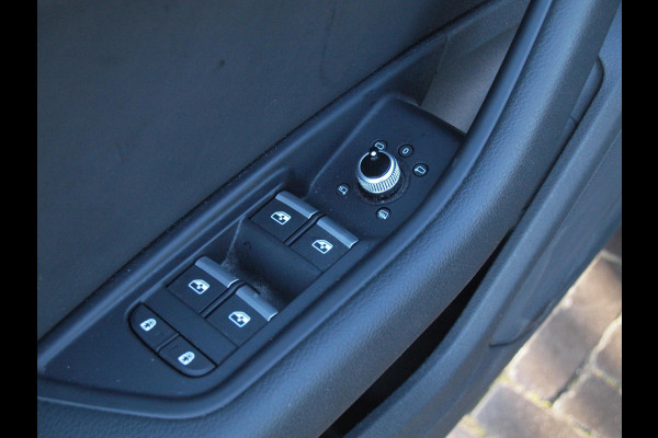 Audi A5 Sportback 35 TFSI S edition Competition | Panoramadak | Sfeerverlichting | Apple Carplay | Virtual Cockpit |