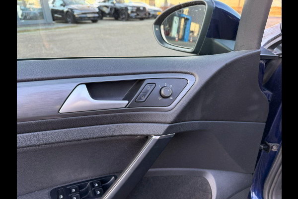 Volkswagen e-Golf e-Golf VERWACHT SOH 90% | ACHTERUITRIJ CAMERA | DIG. DASH| DODE HOEK| CARPLAY| STOELVERWARMING| LEUKE COMPLETE AUTO| RIJKLAAR INCL. 12 MND BOVAG GARANTIE