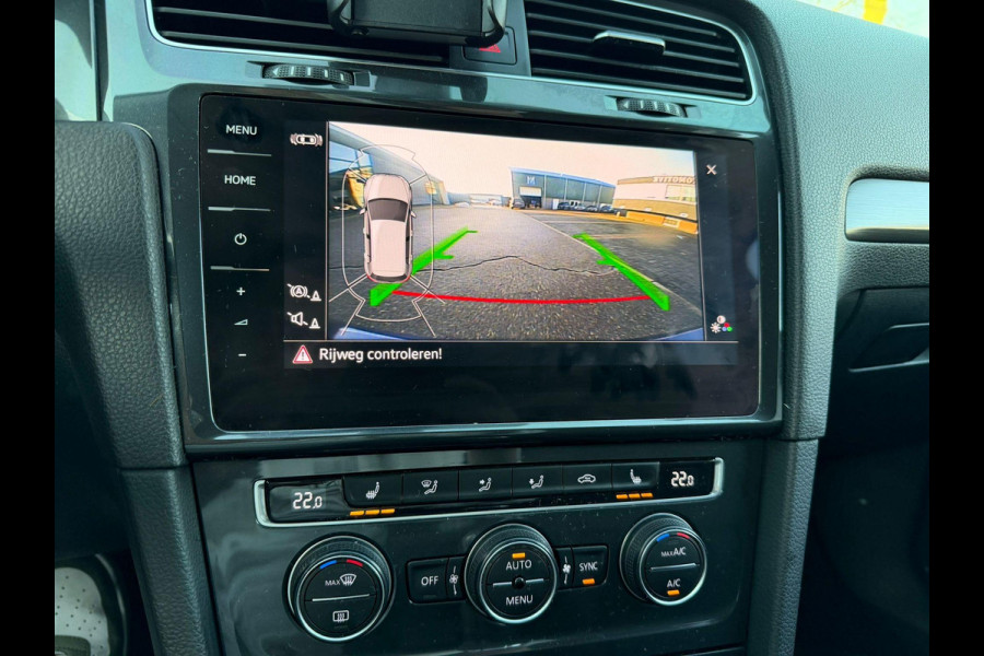 Volkswagen e-Golf e-Golf VERWACHT SOH 90% | ACHTERUITRIJ CAMERA | DIG. DASH| DODE HOEK| CARPLAY| STOELVERWARMING| LEUKE COMPLETE AUTO| RIJKLAAR INCL. 12 MND BOVAG GARANTIE