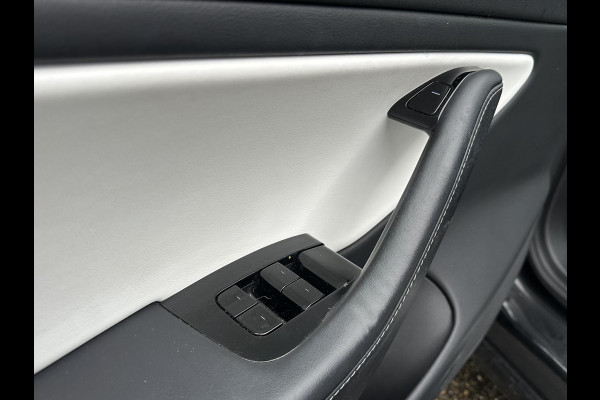Tesla Model 3 Performance AWD 75 kWh VERWACHT | 20 inch velgen (als nieuw) | Zeer nette staat | Rijklaar geleverd incl. 12 mnd Bovag-garantie | Tesla fabrieksgarantie op de hoogvolt accu t/m 13-12-2027 of 192.000 km