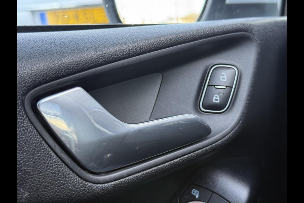 Ford Fiesta 1.1 Trend Navi,Clima,Rijstrooksensor,Lm velgen,Pdc,Dealer Onderhouden,N.A.P,Weinig Km,Apk tot 11-2026