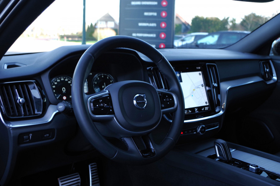 Volvo V60 2.0 B3 163 PK R-Design, Panoramadak, Harman/Kardon, Trekhaak, Leder, Sportstoelen