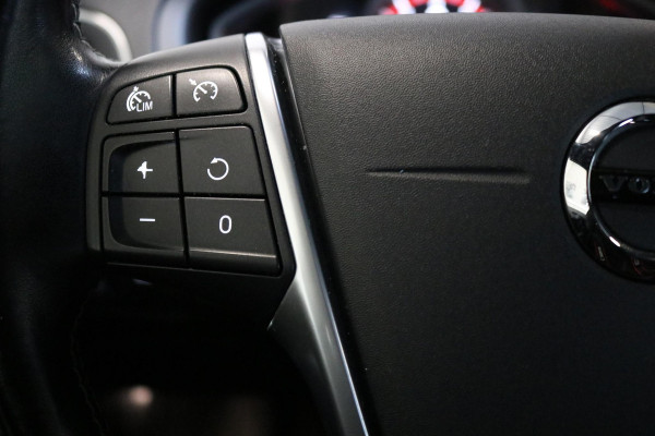 Volvo V40 2.0 T4 Business Sport | 2X R Design | Navi | NAP | NL AUTO |