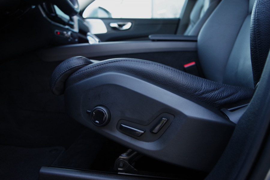 Volvo XC60 2.0 T6 350 PK Plug-in Hybrid LongRange AWD Plus Bright, Panoramadak, Bowers & Wilkins Sound, Leder