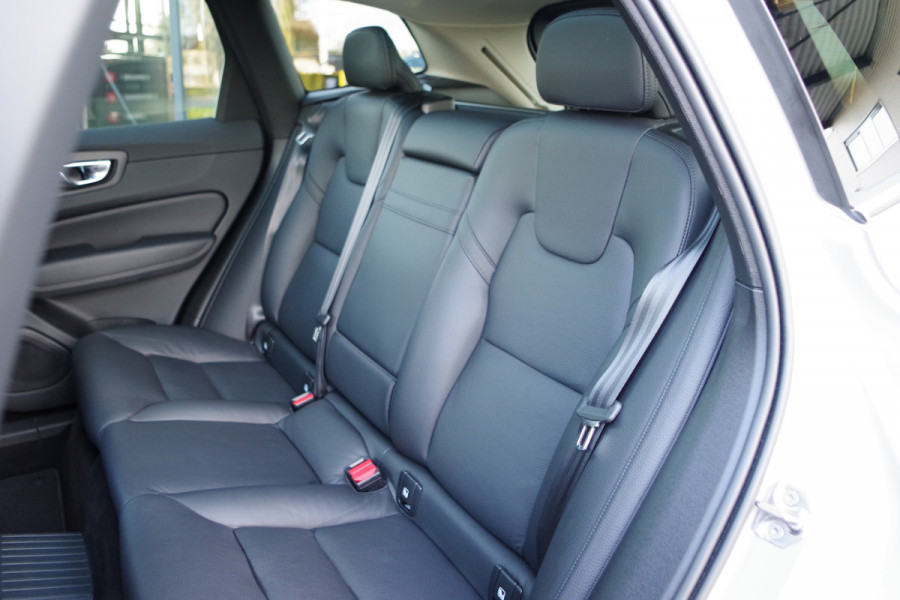 Volvo XC60 2.0 T6 350 PK Plug-in Hybrid LongRange AWD Plus Bright, Panoramadak, Bowers & Wilkins Sound, Leder