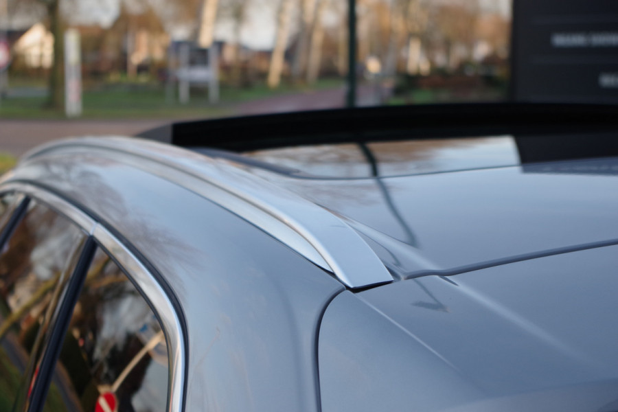 Volvo XC60 2.0 T6 350 PK Plug-in Hybrid LongRange AWD Plus Bright, Panoramadak, Bowers & Wilkins Sound, Leder