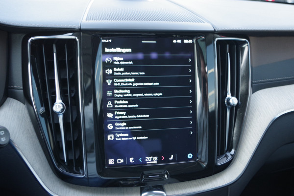 Volvo XC60 2.0 T6 350 PK Plug-in Hybrid LongRange AWD Plus Bright, Panoramadak, Bowers & Wilkins Sound, Leder