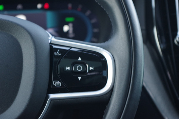 Volvo XC60 2.0 T6 350 PK Plug-in Hybrid LongRange AWD Plus Bright, Panoramadak, Bowers & Wilkins Sound, Leder