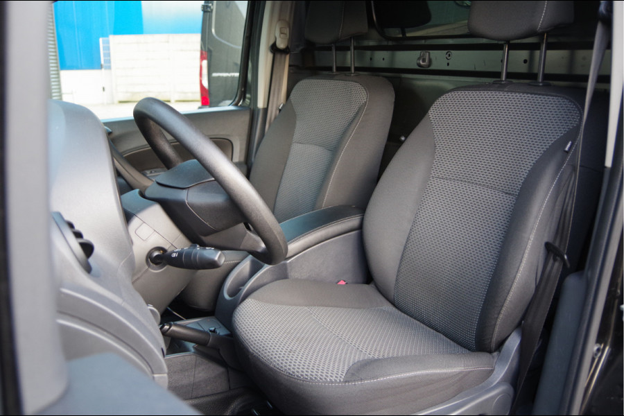 Mercedes-Benz Citan 112 AUT. BENZINE, AIRCO, PARKEERSENSOREN, STOELVERWARMING