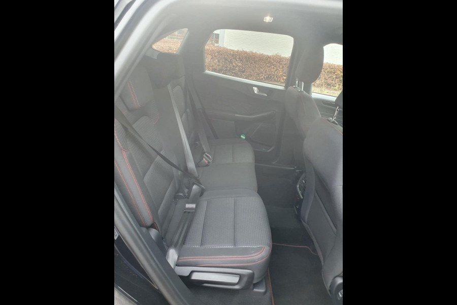 Ford Kuga 1.5 EcoBoost ST-Line 150pk | Winterpack | 19 inch lichtmetalen velgen | elektrisch bedienbare achterklep