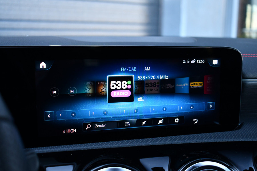 Mercedes-Benz CLA-Klasse Shooting Brake 250 e AMG Magno! Pano HUD 19inch Night El-zetel Camera