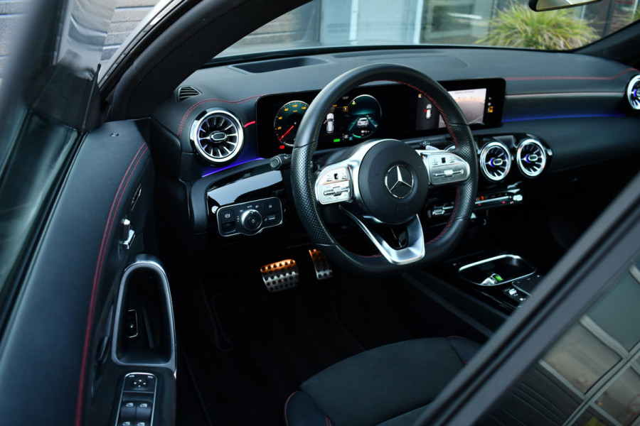 Mercedes-Benz CLA-Klasse Shooting Brake 250 e AMG Magno! Pano HUD 19inch Night El-zetel Camera