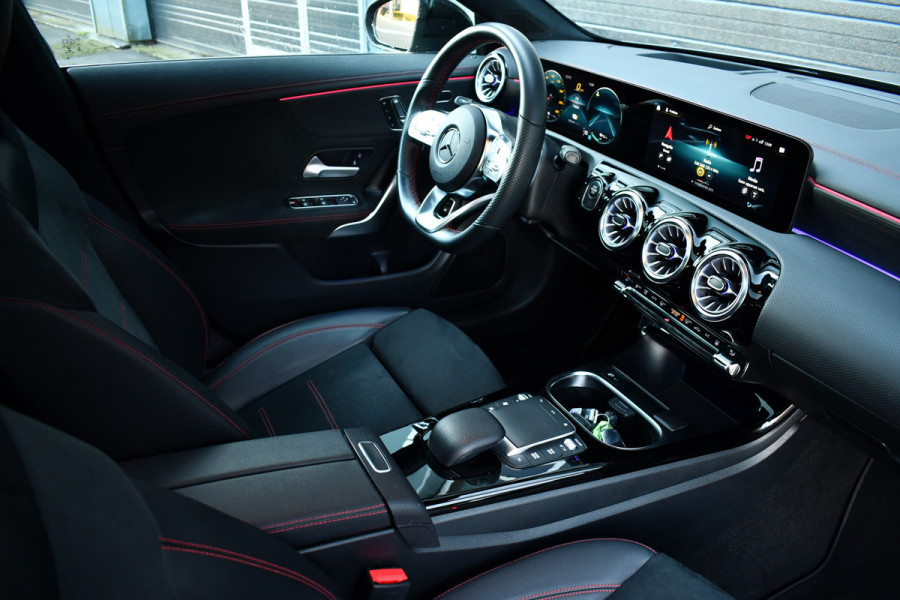 Mercedes-Benz CLA-Klasse Shooting Brake 250 e AMG Magno! Pano HUD 19inch Night El-zetel Camera