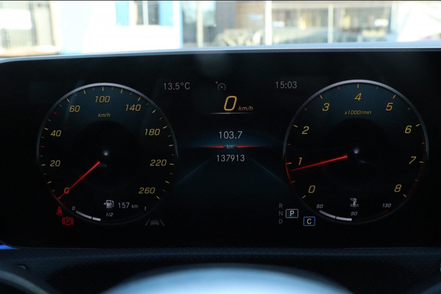 Mercedes-Benz A-Klasse 180 AMG | PANO | Sfeerverlichting | Camera | Nette auto!