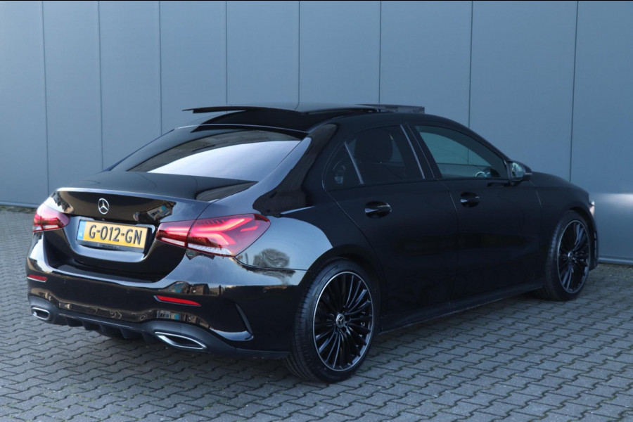 Mercedes-Benz A-Klasse 180 AMG | PANO | Sfeerverlichting | Camera | Nette auto!