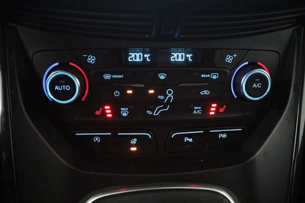 Ford Kuga 1.5 EcoBoost Titanium (TREKHAAK, STOEL/STUUR VERWARMING, NAVIGATIE, PARKEERSENSOREN)