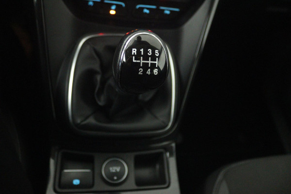 Ford Kuga 1.5 EcoBoost Titanium (TREKHAAK, STOEL/STUUR VERWARMING, NAVIGATIE, PARKEERSENSOREN)