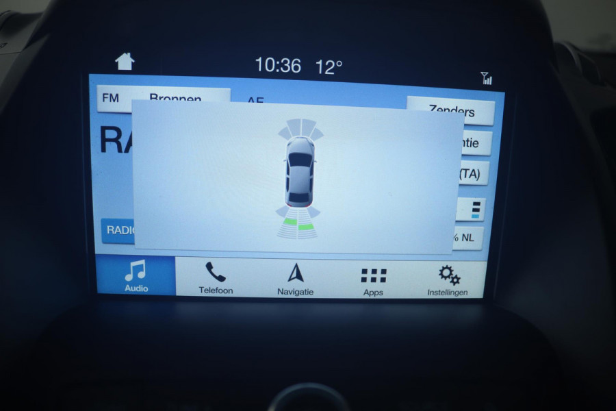 Ford Kuga 1.5 EcoBoost Titanium (TREKHAAK, STOEL/STUUR VERWARMING, NAVIGATIE, PARKEERSENSOREN)