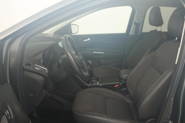 Ford Kuga 1.5 EcoBoost Titanium (TREKHAAK, STOEL/STUUR VERWARMING, NAVIGATIE, PARKEERSENSOREN)