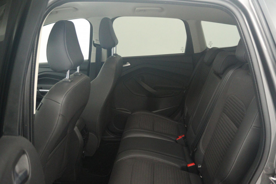 Ford Kuga 1.5 EcoBoost Titanium (TREKHAAK, STOEL/STUUR VERWARMING, NAVIGATIE, PARKEERSENSOREN)