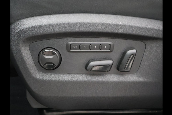 Volkswagen Transporter CARAVELLE 2.0 TDI 204 PK D.C. + LEDER | MEMORY | 2 ELEKTR. SCHUIFDEUREN | VIRTUAL COCKPIT | TREKHAAK