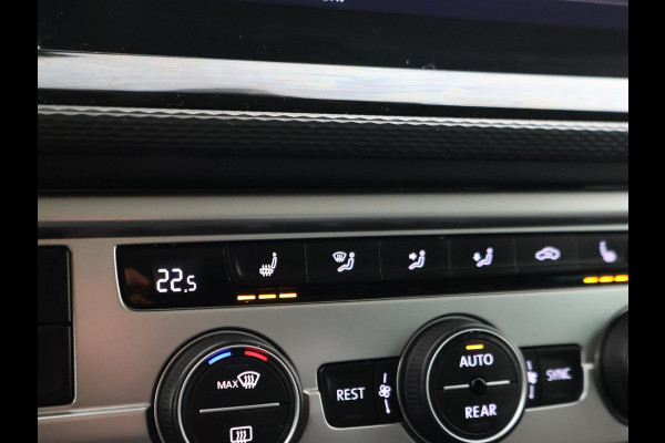 Volkswagen Transporter CARAVELLE 2.0 TDI 204 PK D.C. + LEDER | MEMORY | 2 ELEKTR. SCHUIFDEUREN | VIRTUAL COCKPIT | TREKHAAK