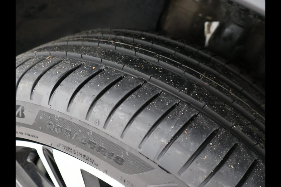 Volkswagen Transporter CARAVELLE 2.0 TDI 204 PK D.C. + LEDER | MEMORY | 2 ELEKTR. SCHUIFDEUREN | VIRTUAL COCKPIT | TREKHAAK