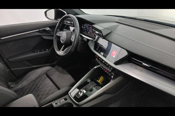 Audi A3 Sportback 40 TFSI e S-Line S-zetels ACC B&O El-klep Camera 19inch