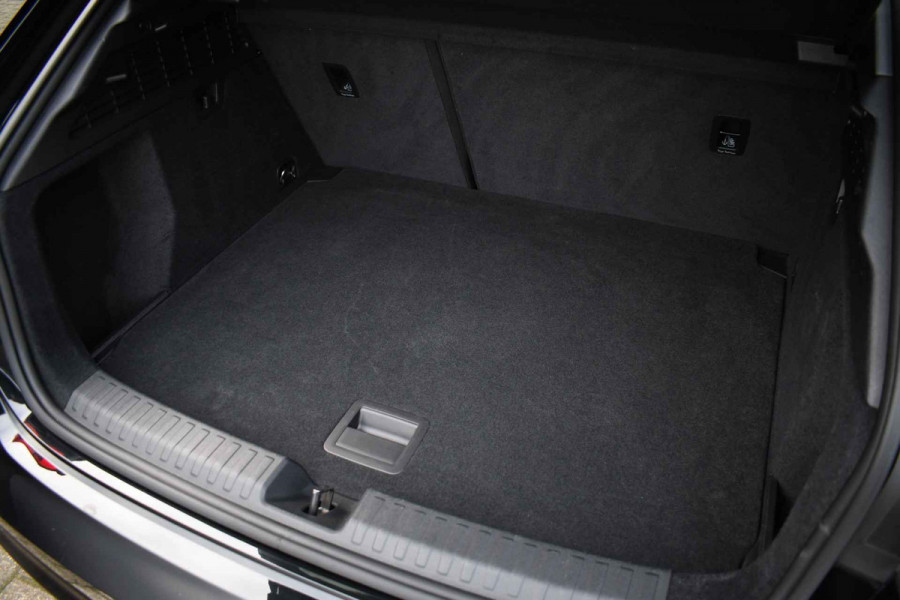 Audi A3 Sportback 40 TFSI e S-Line S-zetels ACC B&O El-klep Camera 19inch