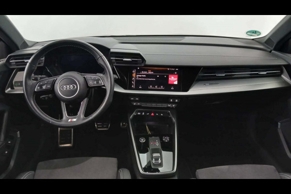 Audi A3 Sportback 40 TFSI e S-Line S-zetels ACC B&O El-klep Camera 19inch