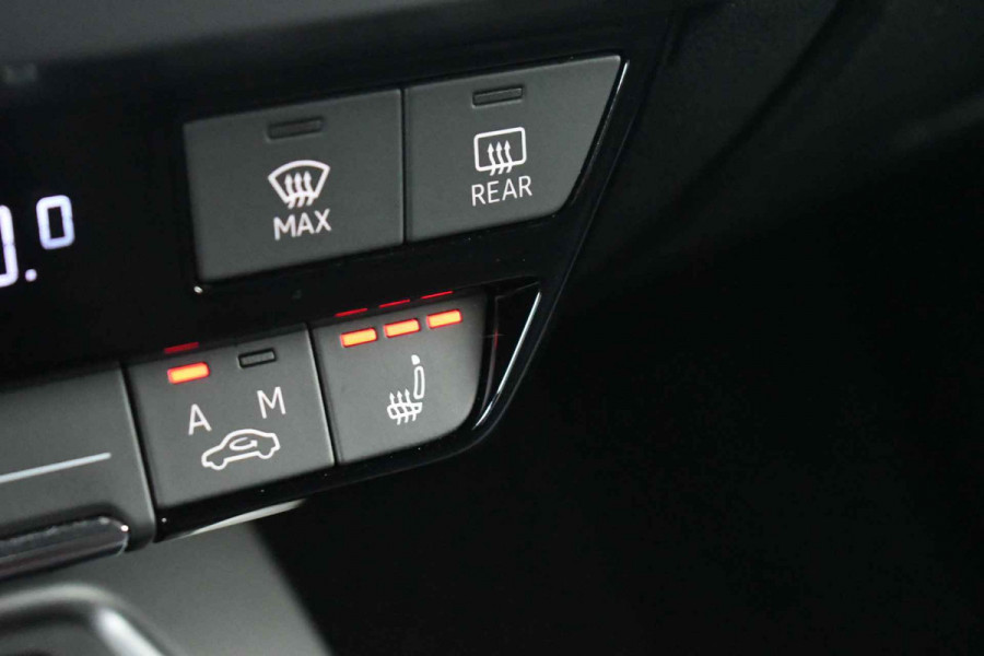 Audi A3 Sportback 40 TFSI e S-Line S-zetels ACC B&O El-klep Camera 19inch