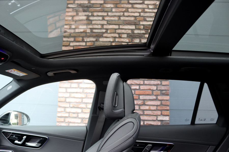 Mercedes-Benz GLC 300e 4MATIC Premium+ AMG Line Aut9 | Luchtvering | Achterasbesturing | Distronic+ | Burmester | Trekhaak | HUD | Verwarmd Stuurwiel | Digital Light | Keyless Go |