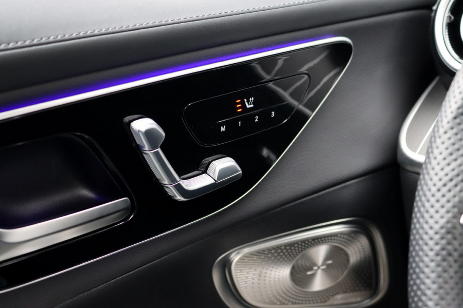 Mercedes-Benz GLC 300e 4MATIC Premium+ AMG Line Aut9 | Luchtvering | Achterasbesturing | Distronic+ | Burmester | Trekhaak | HUD | Verwarmd Stuurwiel | Digital Light | Keyless Go |
