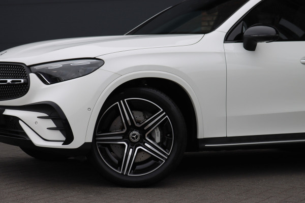 Mercedes-Benz GLC 300e 4MATIC Premium+ AMG Line Aut9 | Luchtvering | Achterasbesturing | Distronic+ | Burmester | Trekhaak | HUD | Verwarmd Stuurwiel | Digital Light | Keyless Go |
