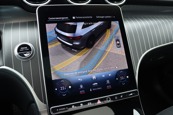 Mercedes-Benz GLC 300e 4MATIC Premium+ AMG Line Aut9 | Luchtvering | Achterasbesturing | Distronic+ | Burmester | Trekhaak | HUD | Verwarmd Stuurwiel | Digital Light | Keyless Go |