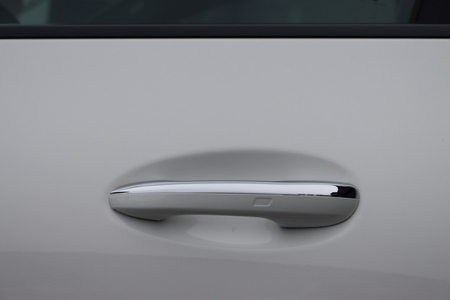 Mercedes-Benz GLC 300e 4MATIC Premium+ AMG Line Aut9 | Luchtvering | Achterasbesturing | Distronic+ | Burmester | Trekhaak | HUD | Verwarmd Stuurwiel | Digital Light | Keyless Go |