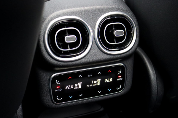 Mercedes-Benz GLC 300e 4MATIC Premium+ AMG Line Aut9 | Luchtvering | Achterasbesturing | Distronic+ | Burmester | Trekhaak | HUD | Verwarmd Stuurwiel | Digital Light | Keyless Go |