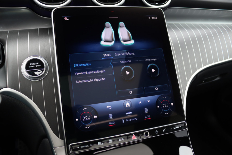 Mercedes-Benz GLC 300e 4MATIC Premium+ AMG Line Aut9 | Luchtvering | Achterasbesturing | Distronic+ | Burmester | Trekhaak | HUD | Verwarmd Stuurwiel | Digital Light | Keyless Go |