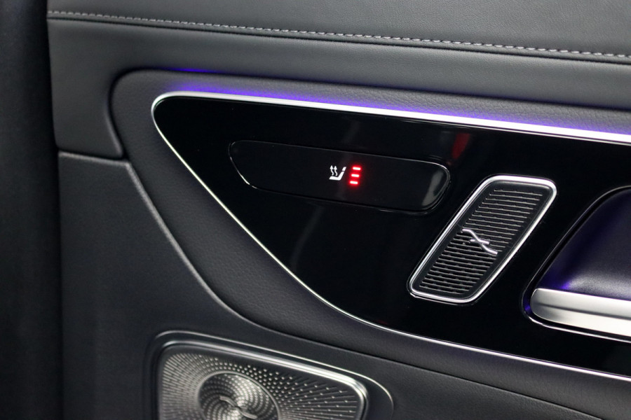 Mercedes-Benz GLC 300e 4MATIC Premium+ AMG Line Aut9 | Luchtvering | Achterasbesturing | Distronic+ | Burmester | Trekhaak | HUD | Verwarmd Stuurwiel | Digital Light | Keyless Go |