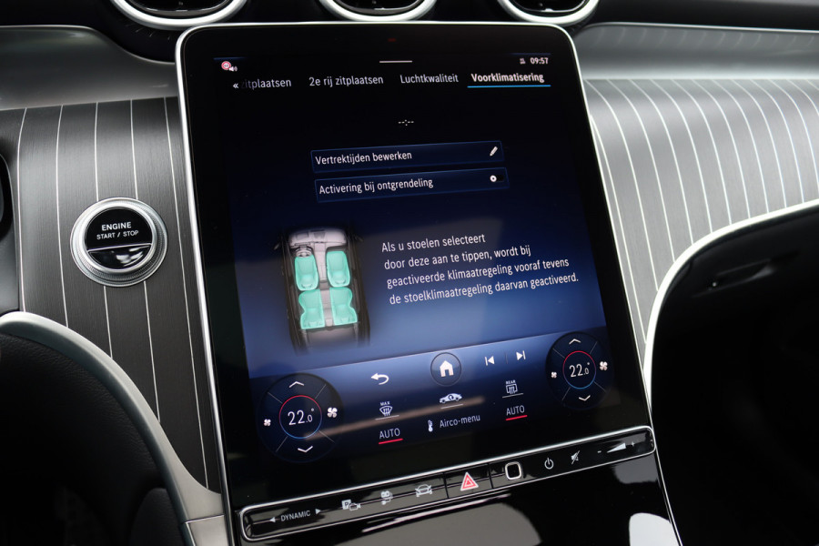 Mercedes-Benz GLC 300e 4MATIC Premium+ AMG Line Aut9 | Luchtvering | Achterasbesturing | Distronic+ | Burmester | Trekhaak | HUD | Verwarmd Stuurwiel | Digital Light | Keyless Go |