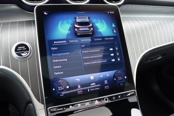 Mercedes-Benz GLC 300e 4MATIC Premium+ AMG Line Aut9 | Luchtvering | Achterasbesturing | Distronic+ | Burmester | Trekhaak | HUD | Verwarmd Stuurwiel | Digital Light | Keyless Go |