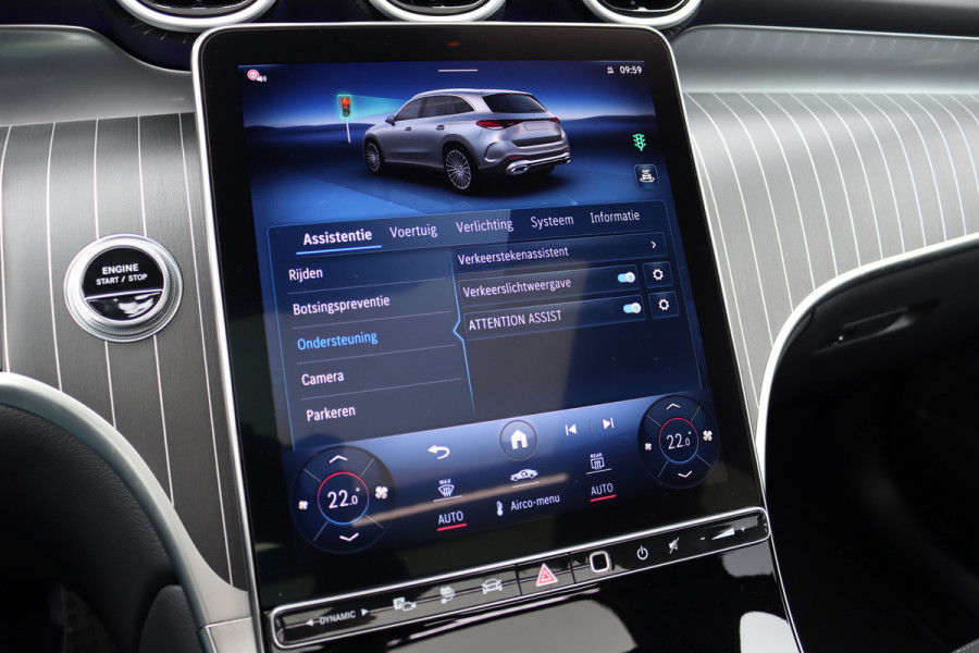 Mercedes-Benz GLC 300e 4MATIC Premium+ AMG Line Aut9 | Luchtvering | Achterasbesturing | Distronic+ | Burmester | Trekhaak | HUD | Verwarmd Stuurwiel | Digital Light | Keyless Go |